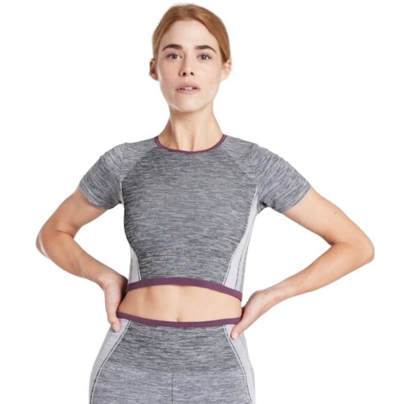 Athleta Impact Crop‎ Tee Short Sleeve Seamless Gray NWT Women's Small - Picture 1 of 9